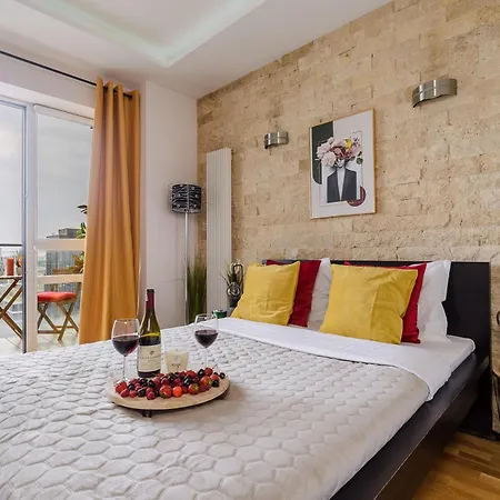 Lumina With Balcony Platinum Tower Appartement *