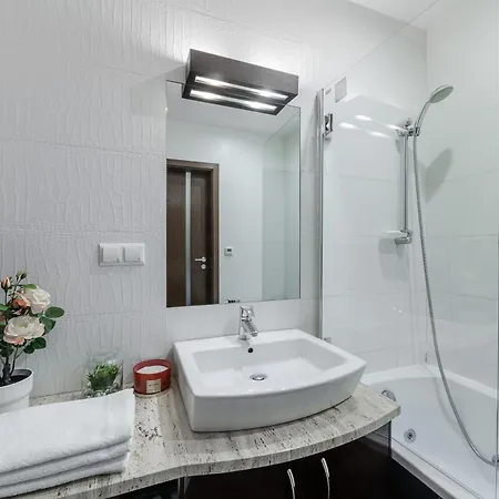 Lumina With Balcony Platinum Tower Appartement