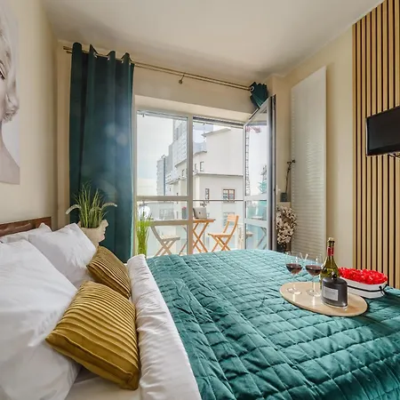 Lumina With Balcony Platinum Tower Varsovia